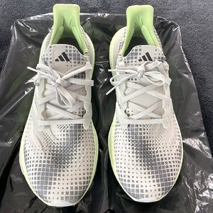ADIDAS ULTRABOOST LIGHT SNEAKERS GREY FOUR/WONDER SILVER/ GREEN